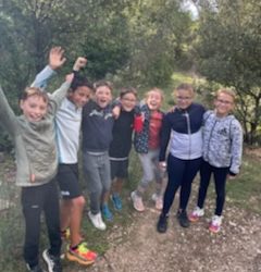 Course d’orientation en garrigue pour les 2 classes de CM2