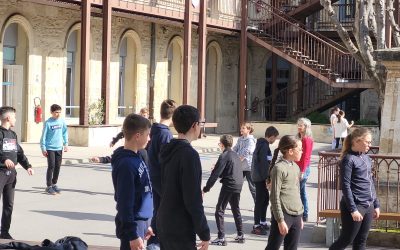 Répétitions du spectacle sur le thème des jeux olympiques pour les 6emes 4