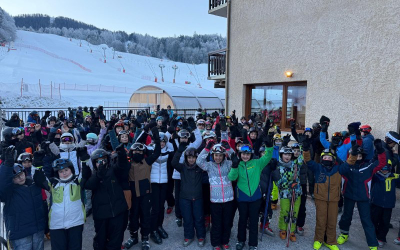 Une semaine au sommet : les Cinquièmes à la découverte du ski